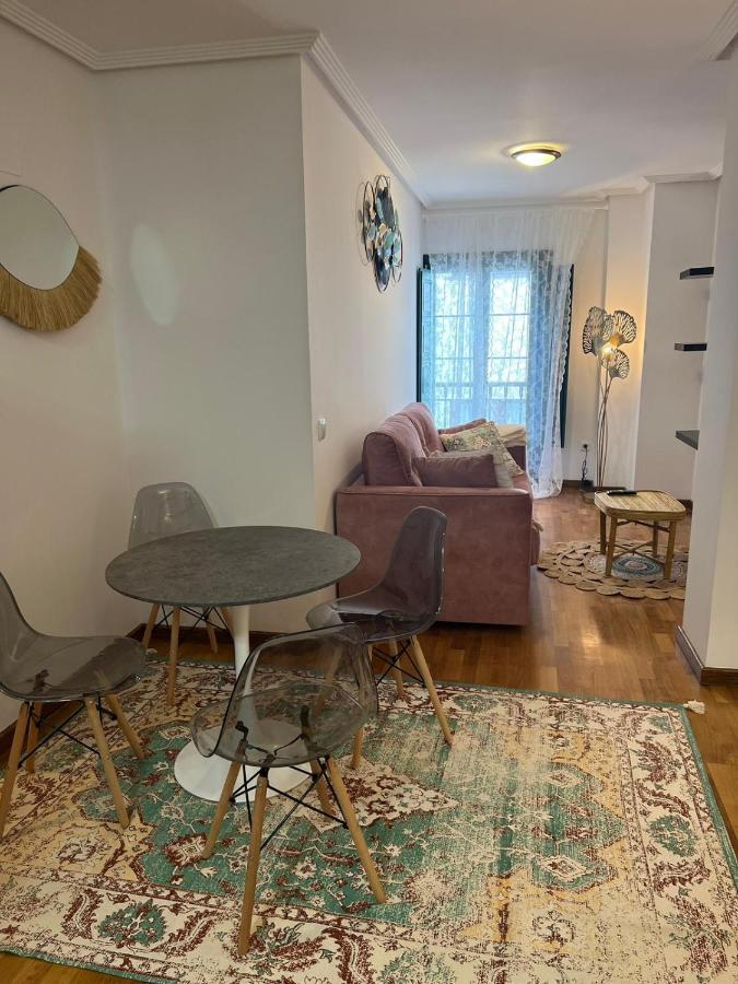 ריבאדסלה Apartamentos El Escudo Centro מראה חיצוני תמונה