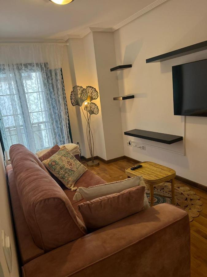 ריבאדסלה Apartamentos El Escudo Centro מראה חיצוני תמונה