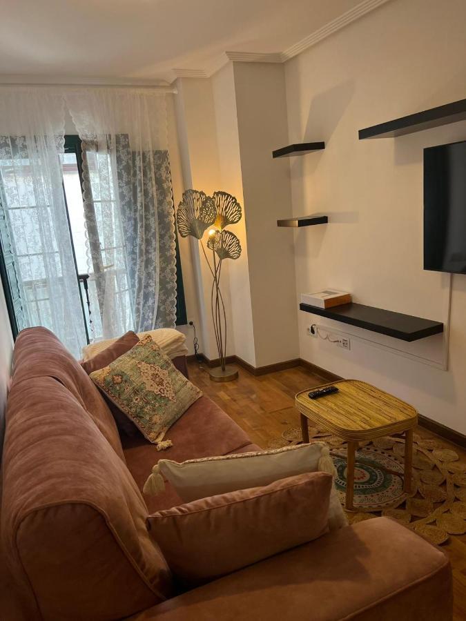 ריבאדסלה Apartamentos El Escudo Centro מראה חיצוני תמונה