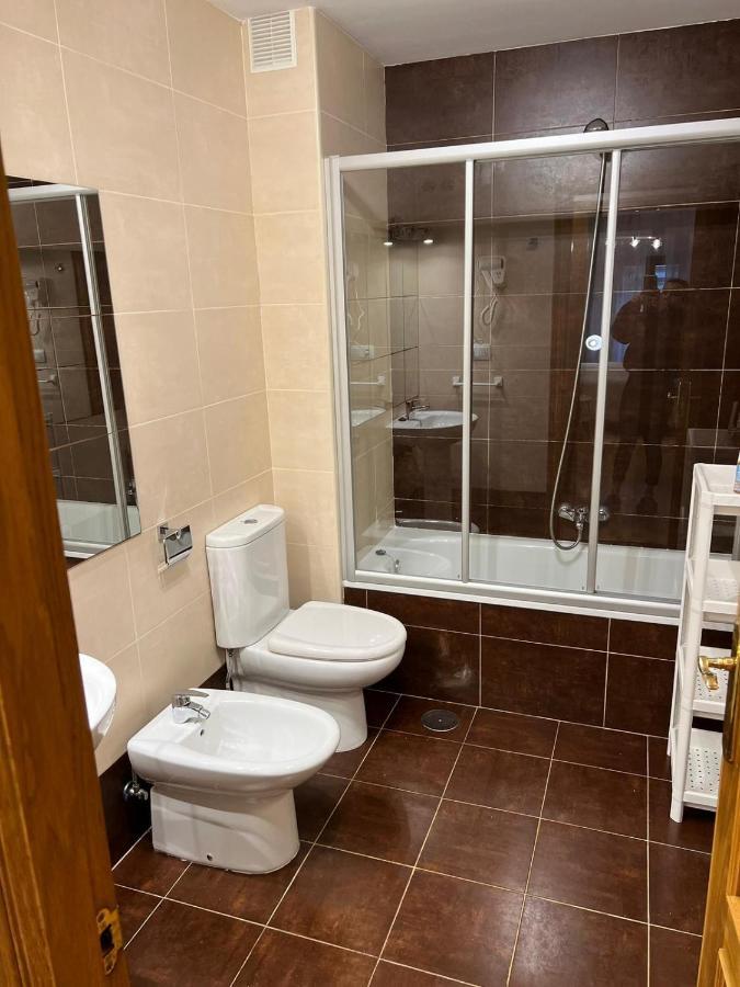 ריבאדסלה Apartamentos El Escudo Centro מראה חיצוני תמונה