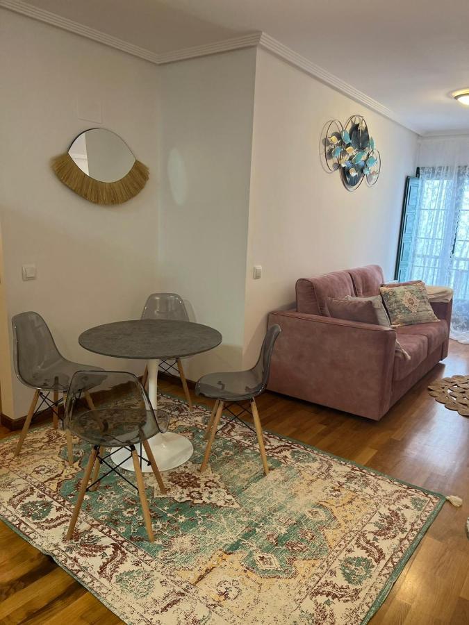 ריבאדסלה Apartamentos El Escudo Centro מראה חיצוני תמונה