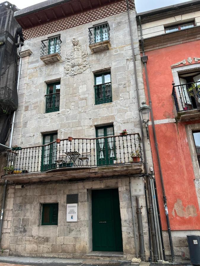 ריבאדסלה Apartamentos El Escudo Centro מראה חיצוני תמונה