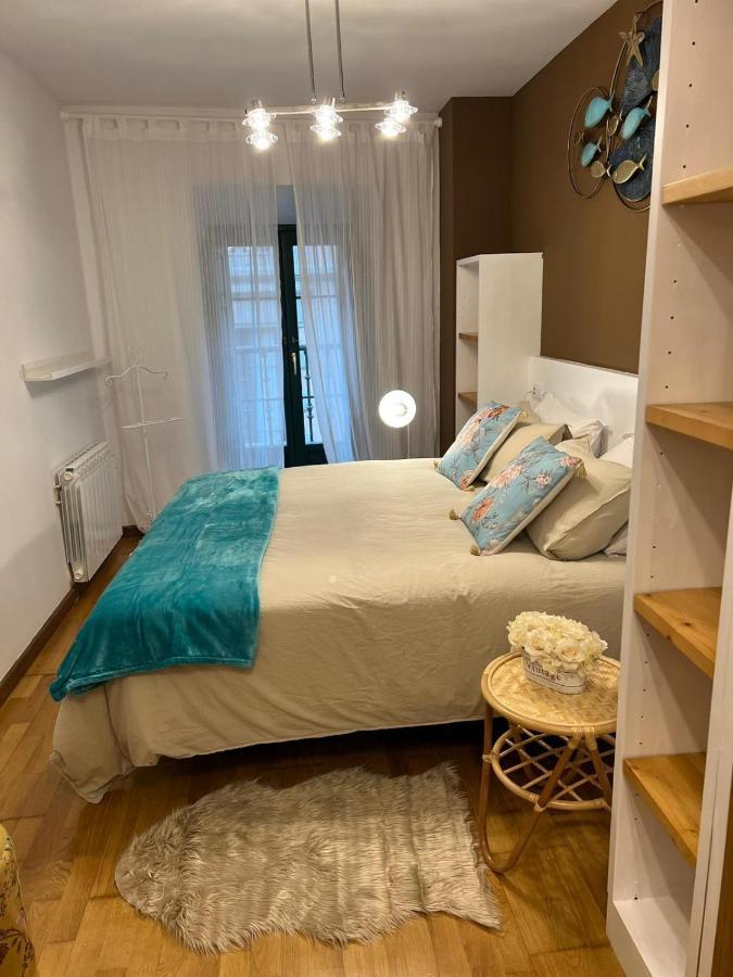ריבאדסלה Apartamentos El Escudo Centro מראה חיצוני תמונה